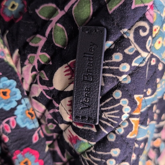 Vera Bradley Slouchy Bucket Bag Purse Crossbody in Enchanted - Picture 4 of 8